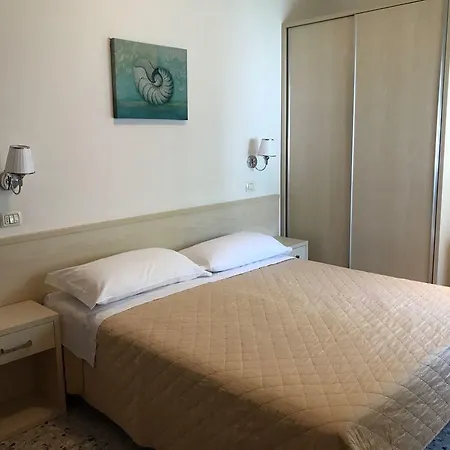 Hla Fenice Ξενοδοχείο 3*