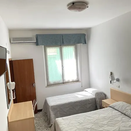 Hla Fenice Hotel 3*