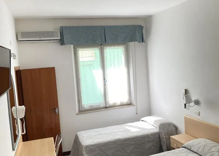 Hla Fenice فندق 3*