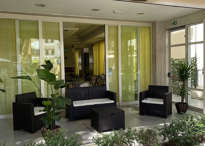 Hla Fenice كاتوليكا